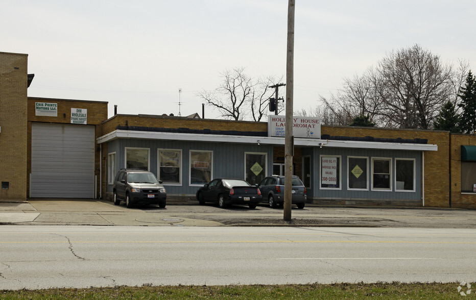 2229 Brookpark Rd, Parma, OH à vendre - Photo du bâtiment - Image 1 de 1