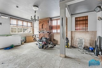 Crooked Mile, Waltham Abbey for lease Interior Photo- Image 1 of 5