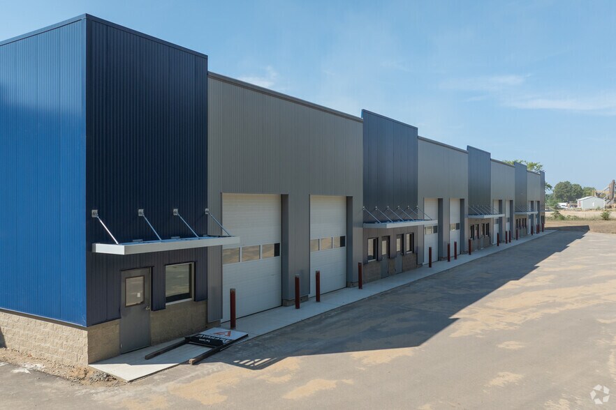 1521 Chicago Dr, Georgetown Township, MI à louer - Photo principale - Image 1 de 4