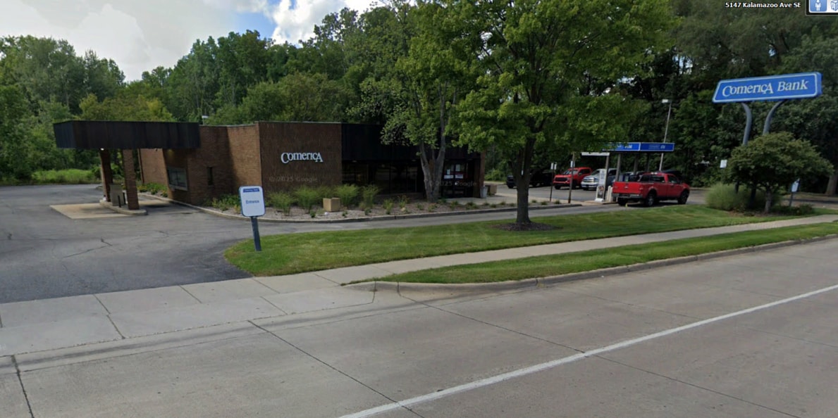 5135 Kalamazoo Ave SE, Grand Rapids, MI for sale Building Photo- Image 1 of 4