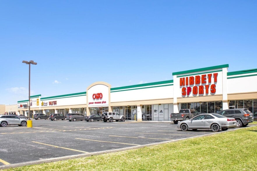 1002 Jefferson Terrace Blvd, New Iberia, LA for lease - Building Photo - Image 2 of 9