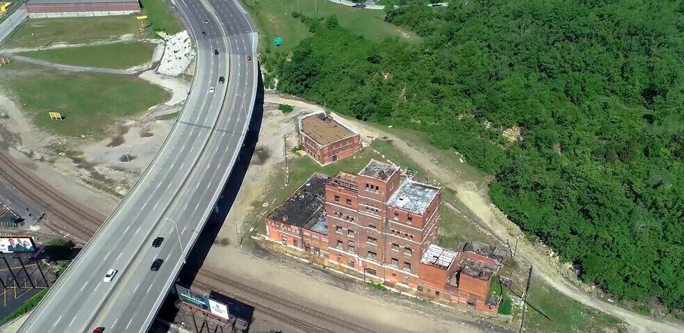 Imperial Crossing, Kansas City, MO à vendre - Photo du bâtiment - Image 1 de 2