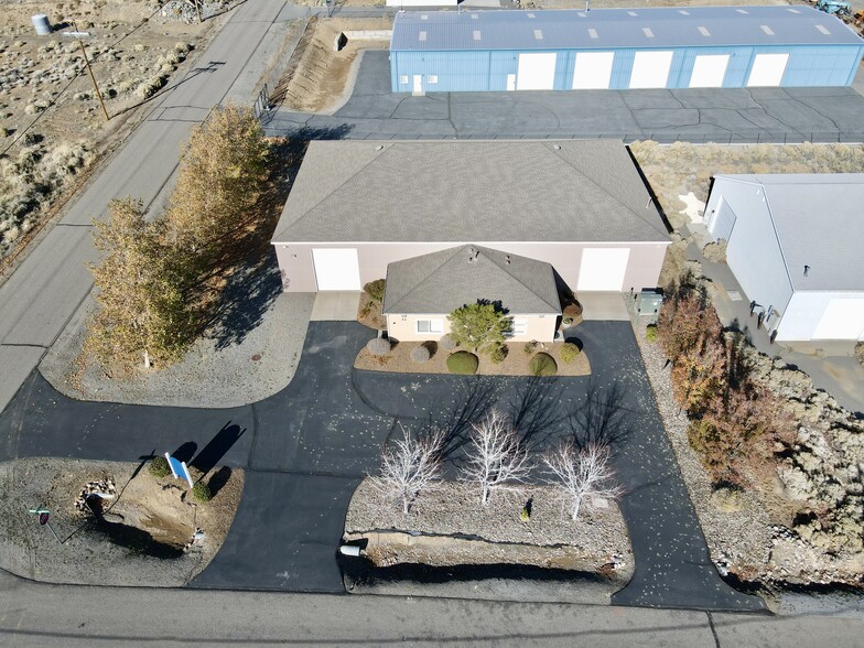 42 Diamond Back Way, Carson City, NV à vendre - Photo du bâtiment - Image 3 de 7
