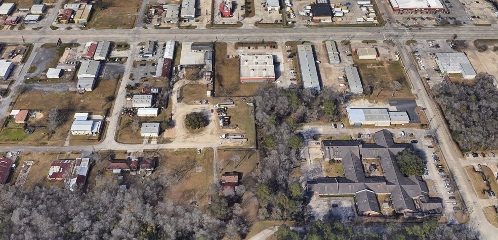4750 & 4755 BELMONT, Beaumont, TX à louer - Photo du bâtiment - Image 2 de 7