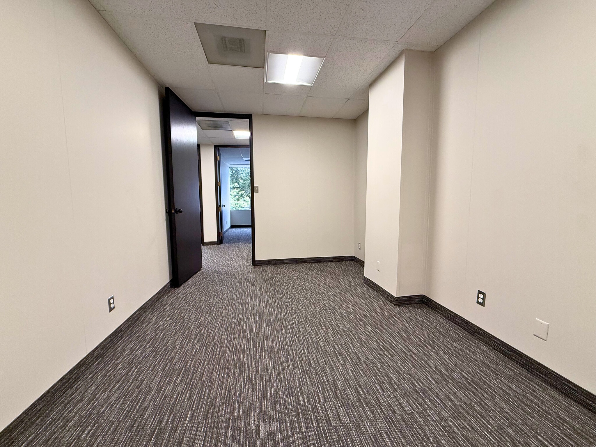 14110 N Dallas Pky, Dallas, TX for lease Interior Photo- Image 1 of 3