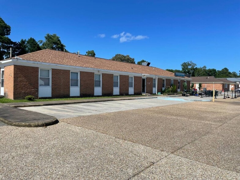3712 S Plaza Trl, Virginia Beach, VA for lease - Primary Photo - Image 1 of 1