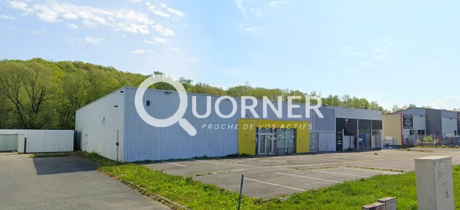 Retail in Bethoncourt for lease Building Photo- Image 1 of 22