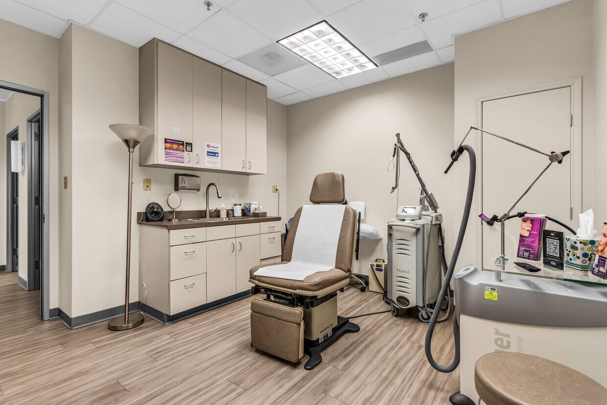 4104 W 15th St, Plano, TX 75093 - Unité 200 -  - Photo intérieure - Image 1 of 6