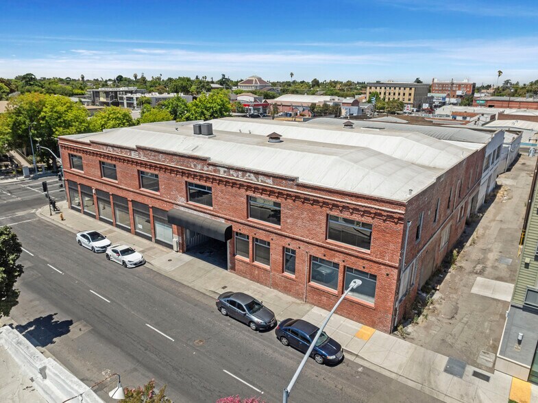 600 N El Dorado St, Stockton, CA à vendre - Photo du bâtiment - Image 1 de 43