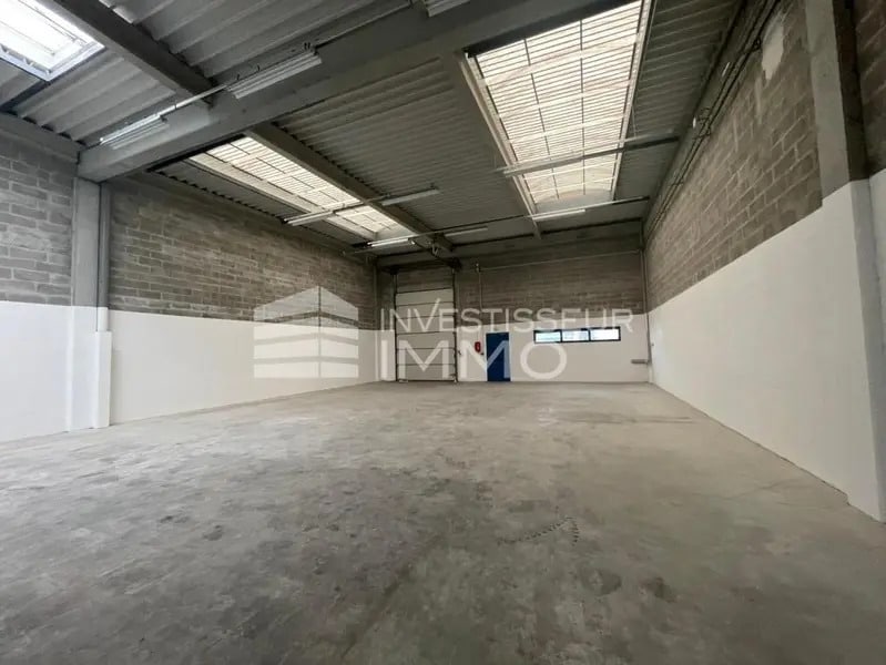 Flex in Lieusaint for lease Interior Photo- Image 1 of 4