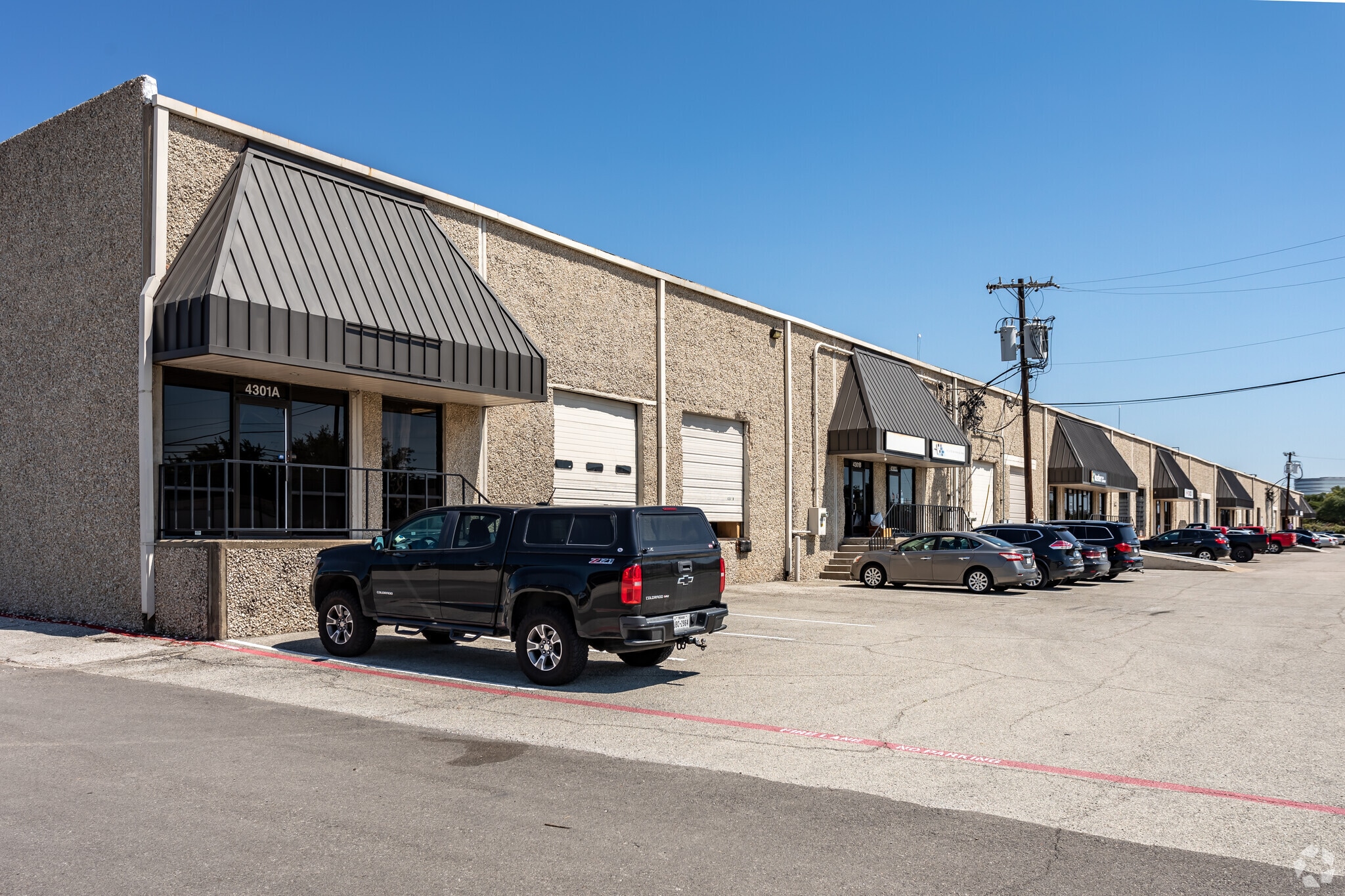 4301-4321 Lindbergh Dr, Addison, TX for lease Building Photo- Image 1 of 6
