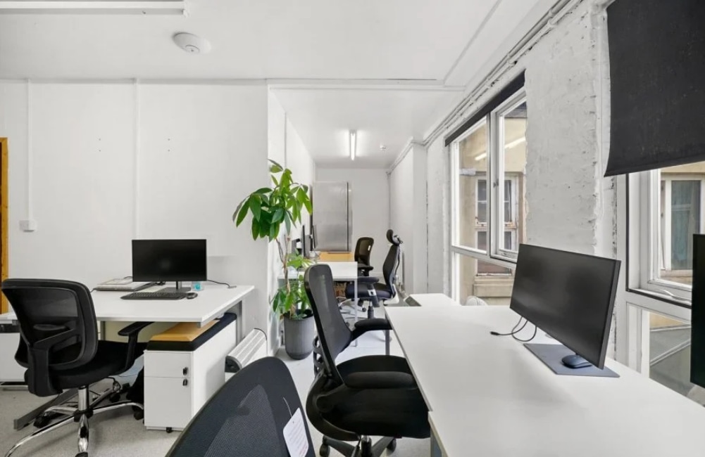 3-9 Creekside, London for lease Interior Photo- Image 1 of 4