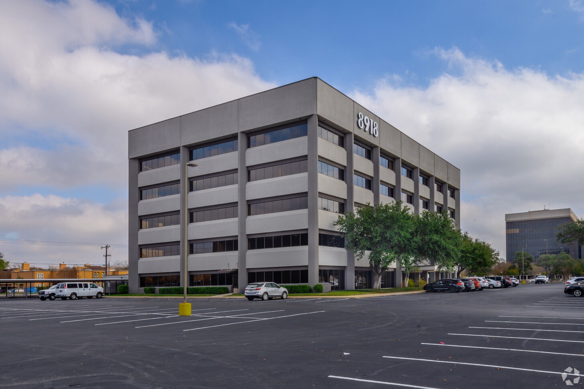 8918 Tesoro Dr, San Antonio, TX for lease Primary Photo- Image 1 of 8