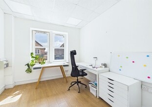 44 High St, Portishead for lease Interior Photo- Image 2 of 3