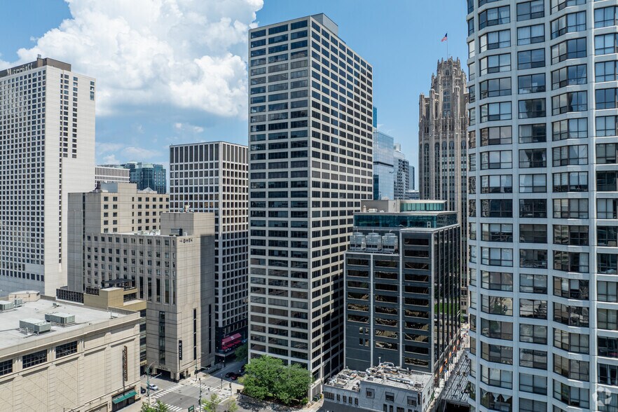 444 N Michigan Ave, Chicago, IL à louer - Photo principale - Image 1 de 11