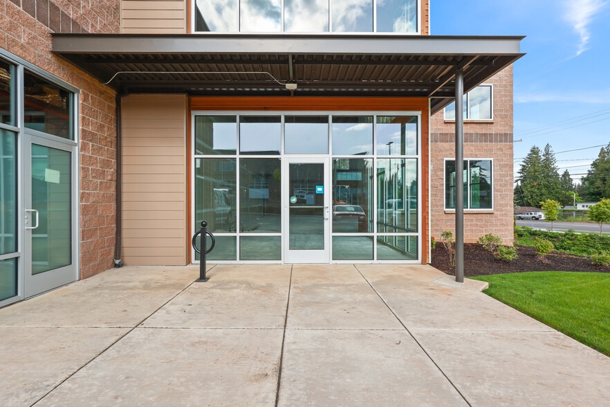 21600 SE Stark St, Gresham, OR for lease - Building Photo - Image 2 of 28