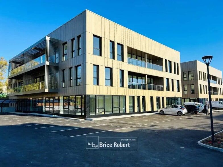 Flex in Limonest for lease - Building Photo - Image 3 of 18