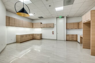 100 Crescent Ct, Dallas, TX for lease Interior Photo- Image 2 of 3