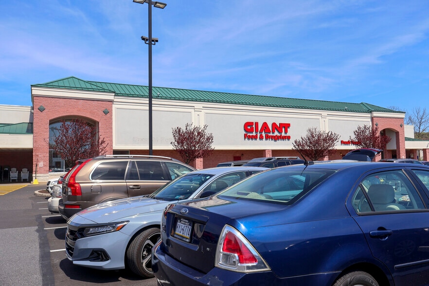 3015 W Emmaus Ave, Allentown, PA à louer - Photo du bâtiment - Image 2 de 18