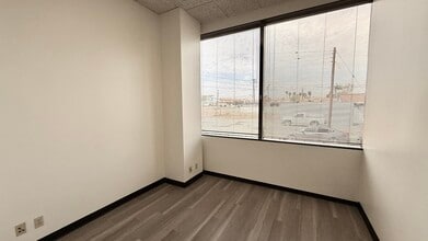 15901 Hawthorne Blvd, Lawndale, CA à louer Photo intérieure- Image 2 de 3