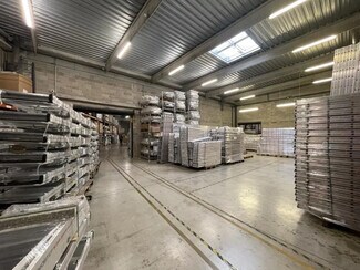 Plus de détails pour Local d'activités à louer