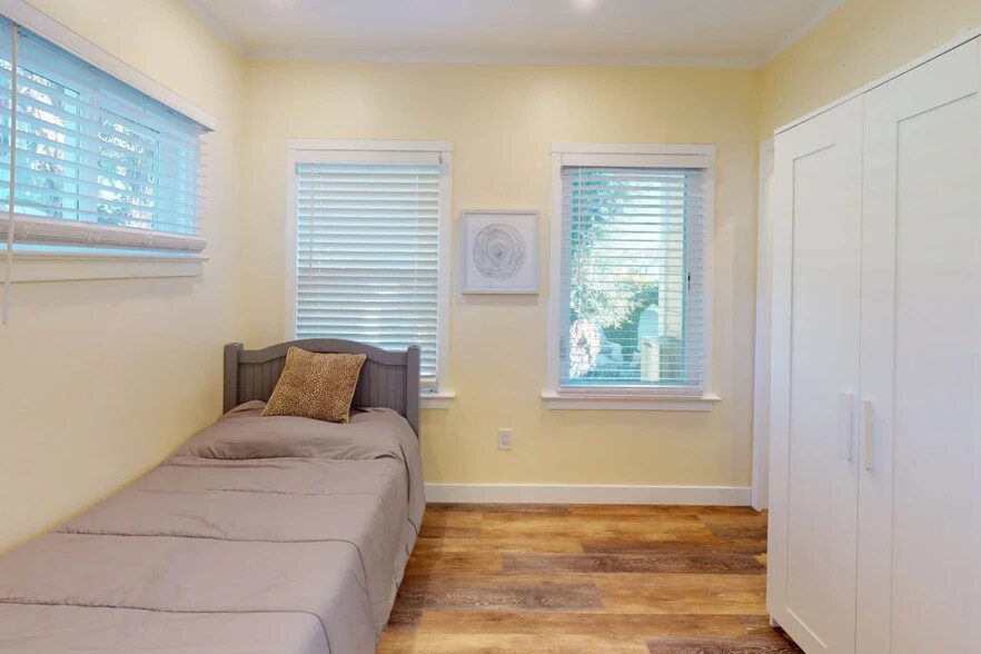 319 W Mission St, Santa Barbara, CA à vendre - Photo du bâtiment - Image 2 de 8