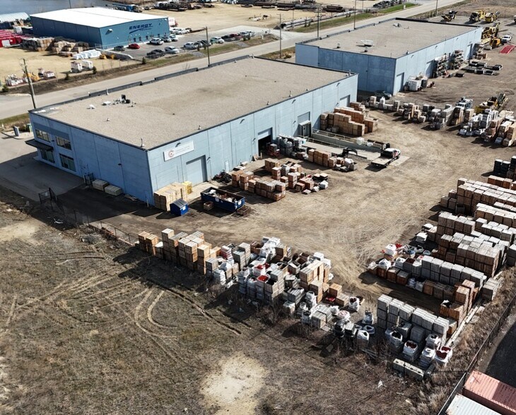 3307 74th Ave, Leduc, AB à louer - Photo du bâtiment - Image 2 de 6