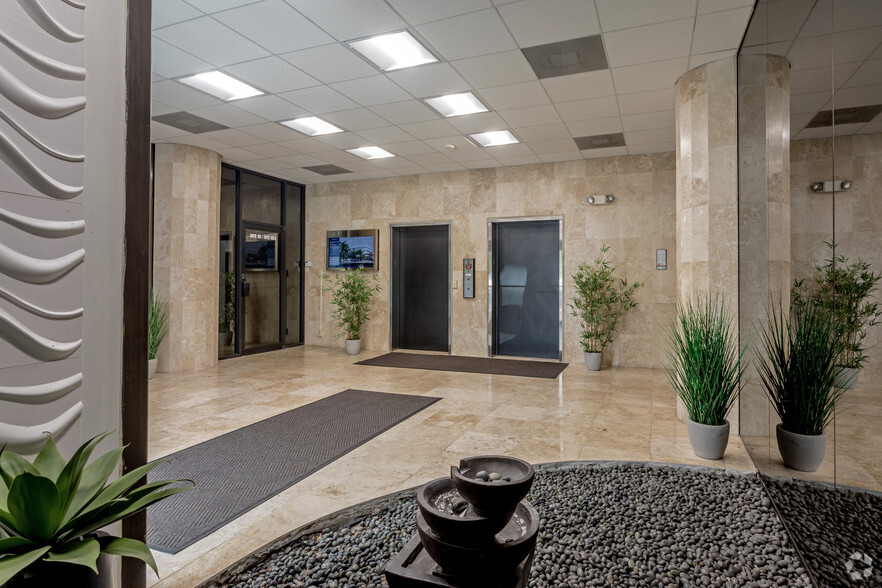 2151 W Hillsboro Blvd, Deerfield Beach, FL for lease - Lobby - Image 1 of 1