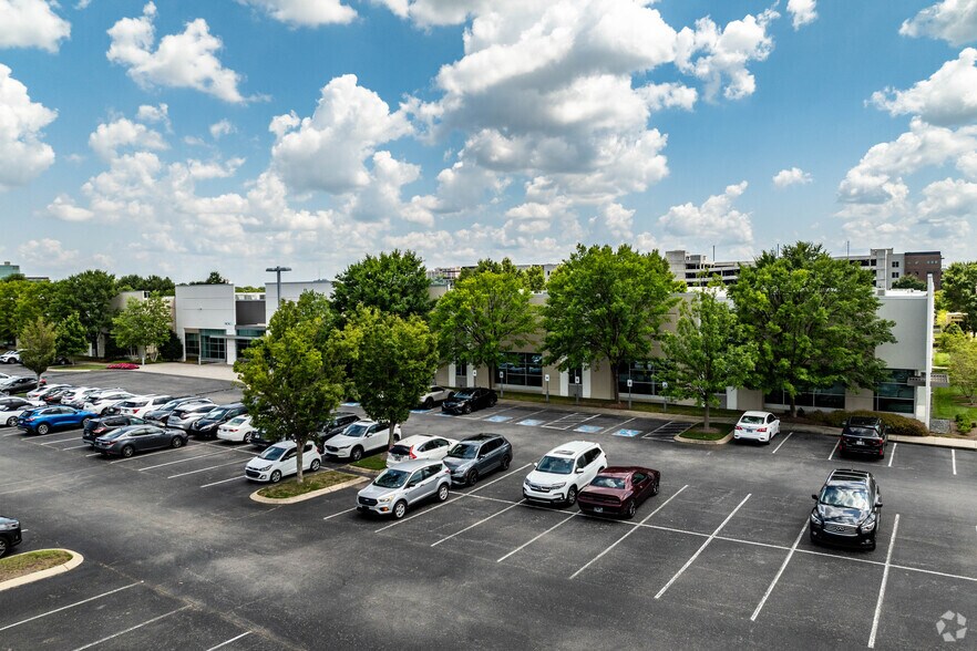 500 Great Circle Rd, Nashville, TN for sale - Primary Photo - Image 1 of 12