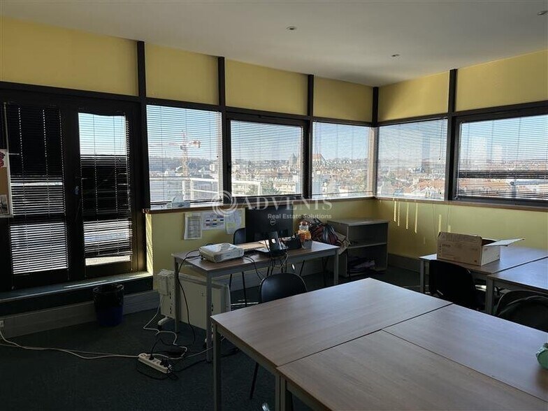 Bureau dans Meaux à louer - Photo du bâtiment - Image 2 de 6