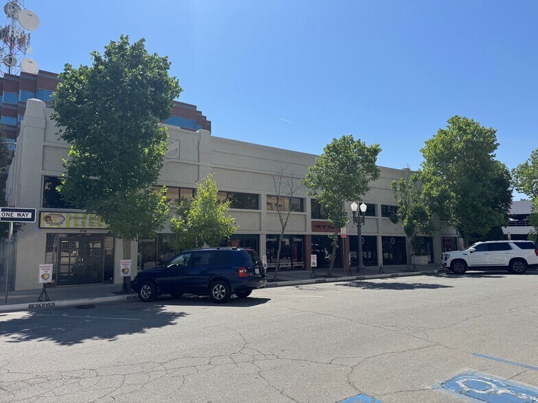 1700 K St, Bakersfield, CA à louer - Photo du bâtiment - Image 3 de 5
