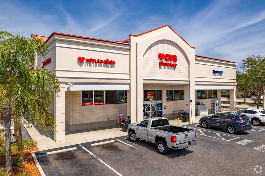 7751-8299 Martin Luther King Jr St N, Saint Petersburg, FL for lease - Building Photo - Image 3 of 5