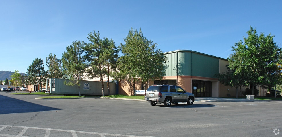 655 Spice Islands Dr, Sparks, NV for lease - Building Photo - Image 2 of 6