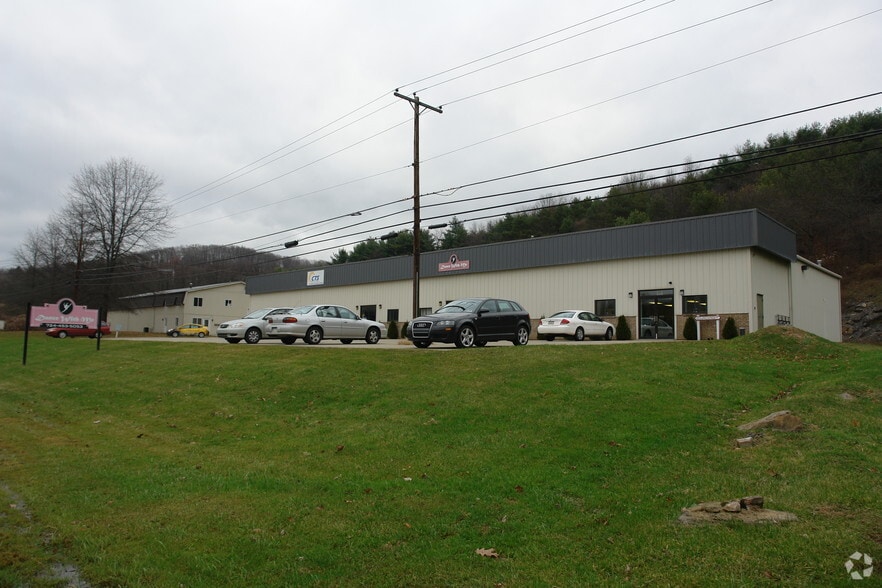 319 Perry Hwy, Harmony, PA for lease - Building Photo - Image 2 of 2