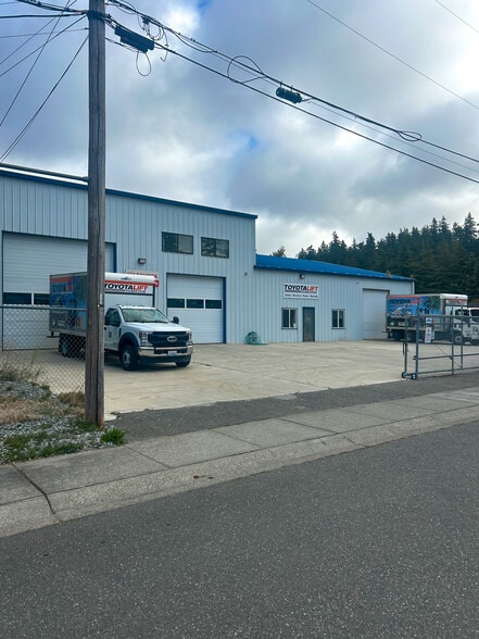 219 E Taylor St, Mount Vernon, WA for lease - Primary Photo - Image 1 of 2