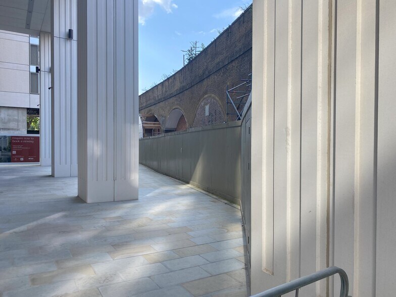 Concert Hall Approach, Londres à louer - Photo du bâtiment - Image 3 de 3
