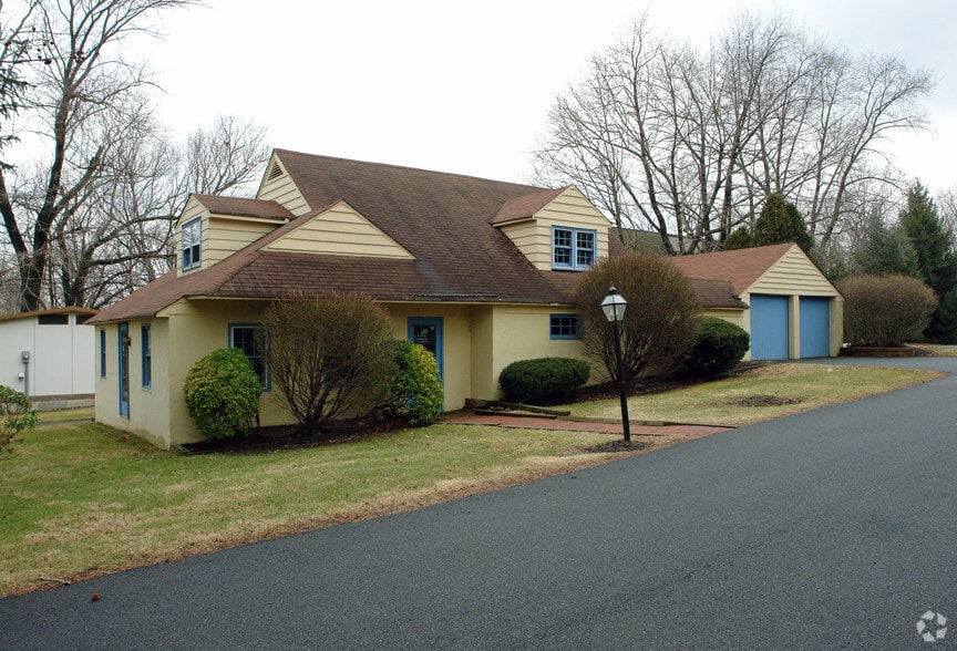 831 Dekalb Pike, Blue Bell, PA à vendre - Photo principale - Image 1 de 2