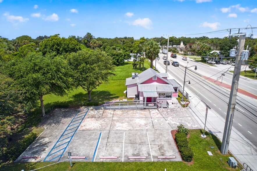 1005 W Midway Rd, Fort Pierce, FL à louer - Photo du bâtiment - Image 3 de 20