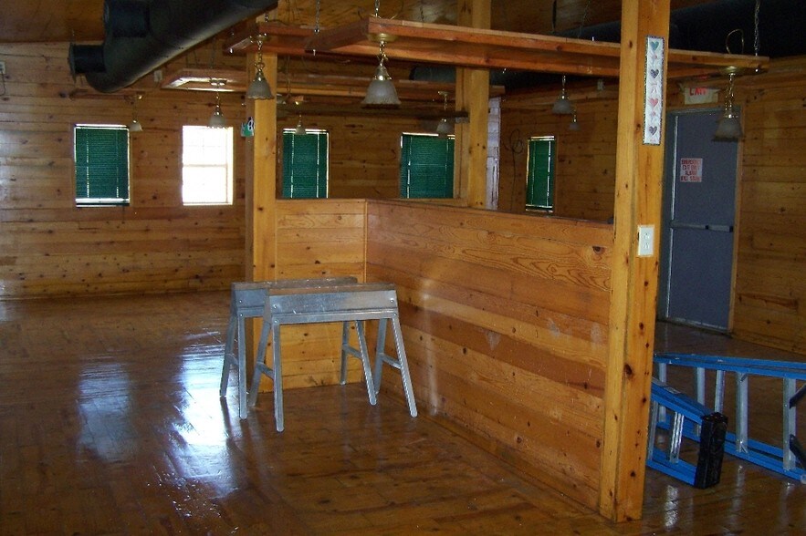 1108 SW Park Ave, Lawton, OK for sale - Interior Photo - Image 3 of 16