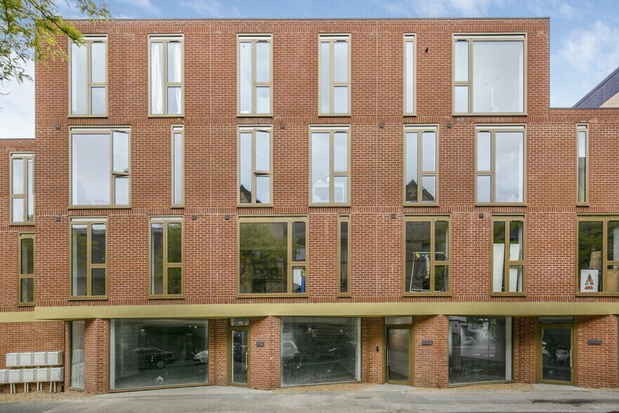 1 Bickley Rd, Londres à louer - Photo du bâtiment - Image 3 de 4