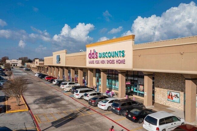 Plus de détails pour 1413-1529 W Buckingham Rd, Garland, TX - Commerce de détail à louer