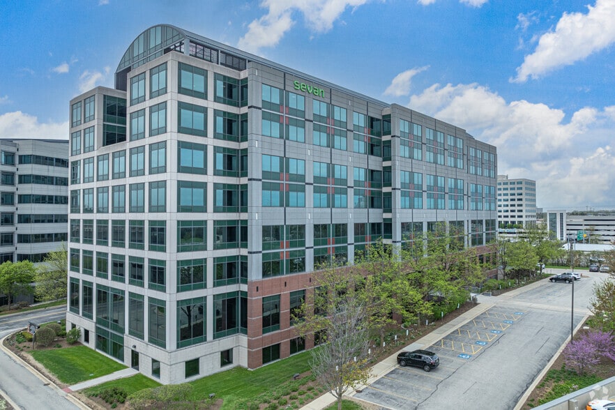 3025 Highland Pky, Downers Grove, IL for lease - Primary Photo - Image 1 of 5