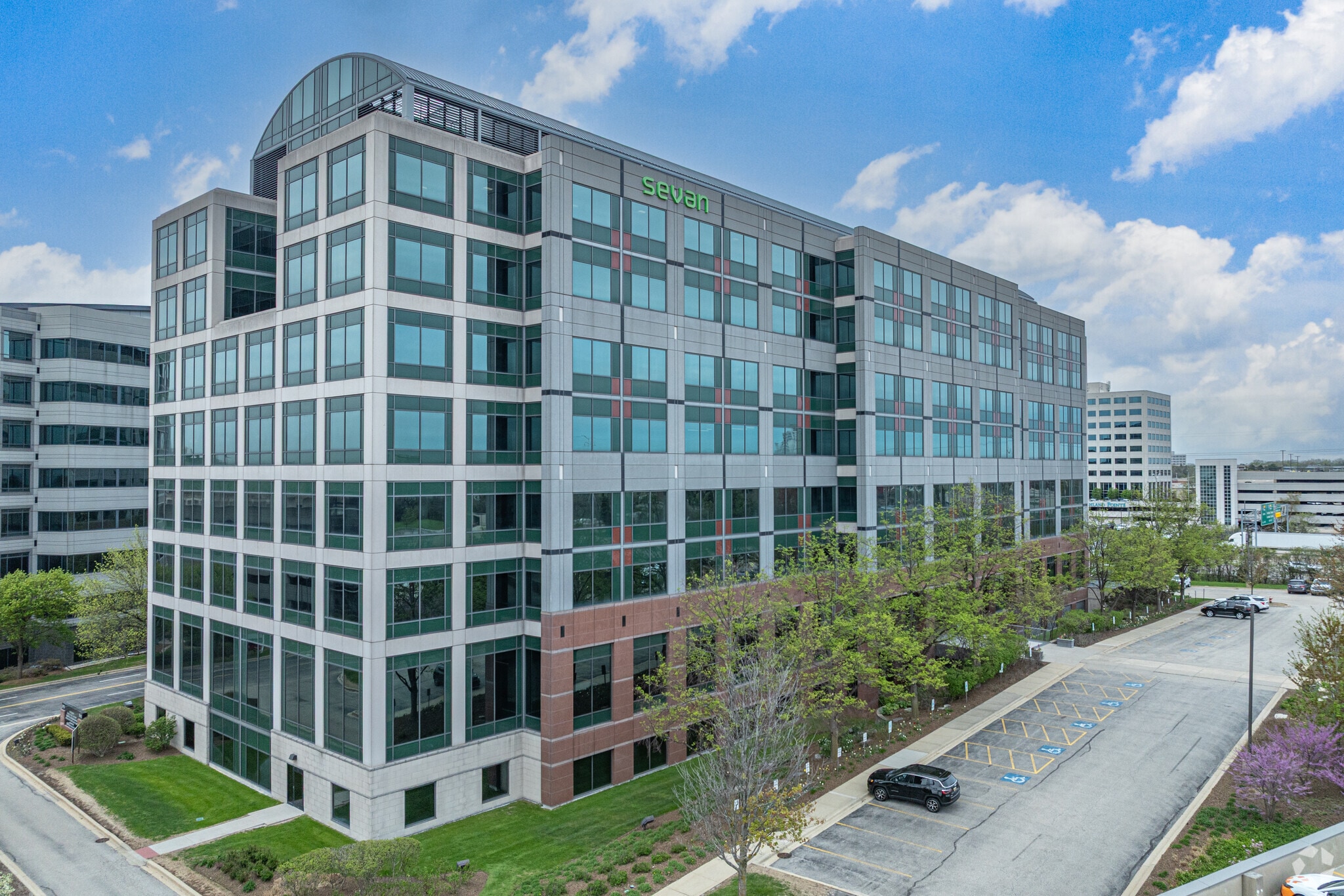 3025 Highland Pky, Downers Grove, IL for lease Primary Photo- Image 1 of 6