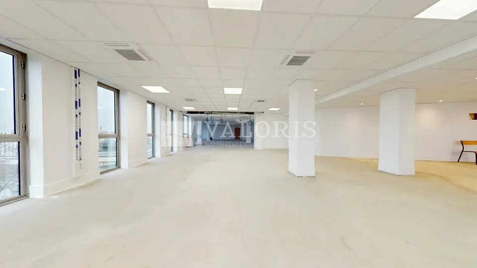 Office in Lyon for sale - Interior Photo - Image 2 of 9
