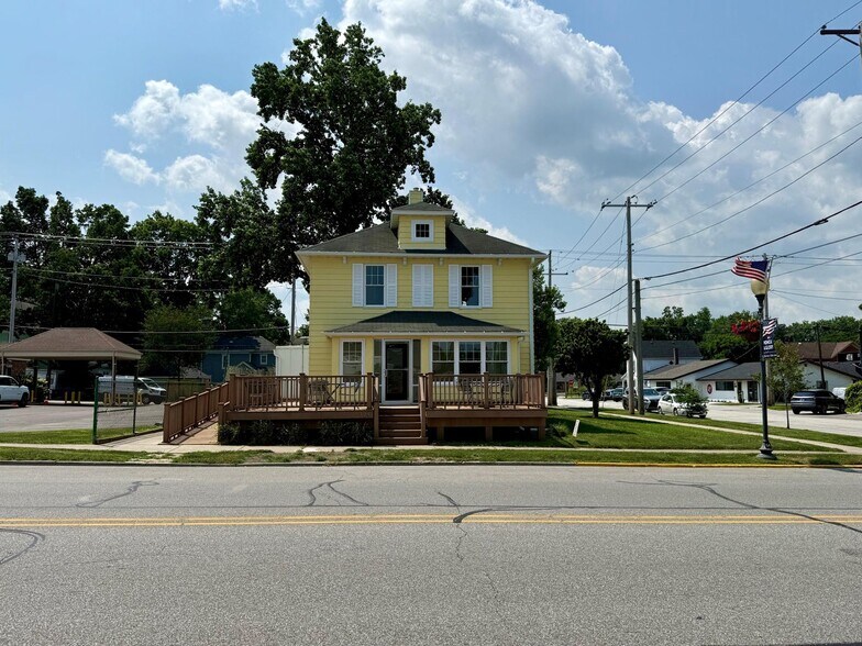 321 Broadway, Chesterton, IN à vendre - Photo du bâtiment - Image 2 de 21