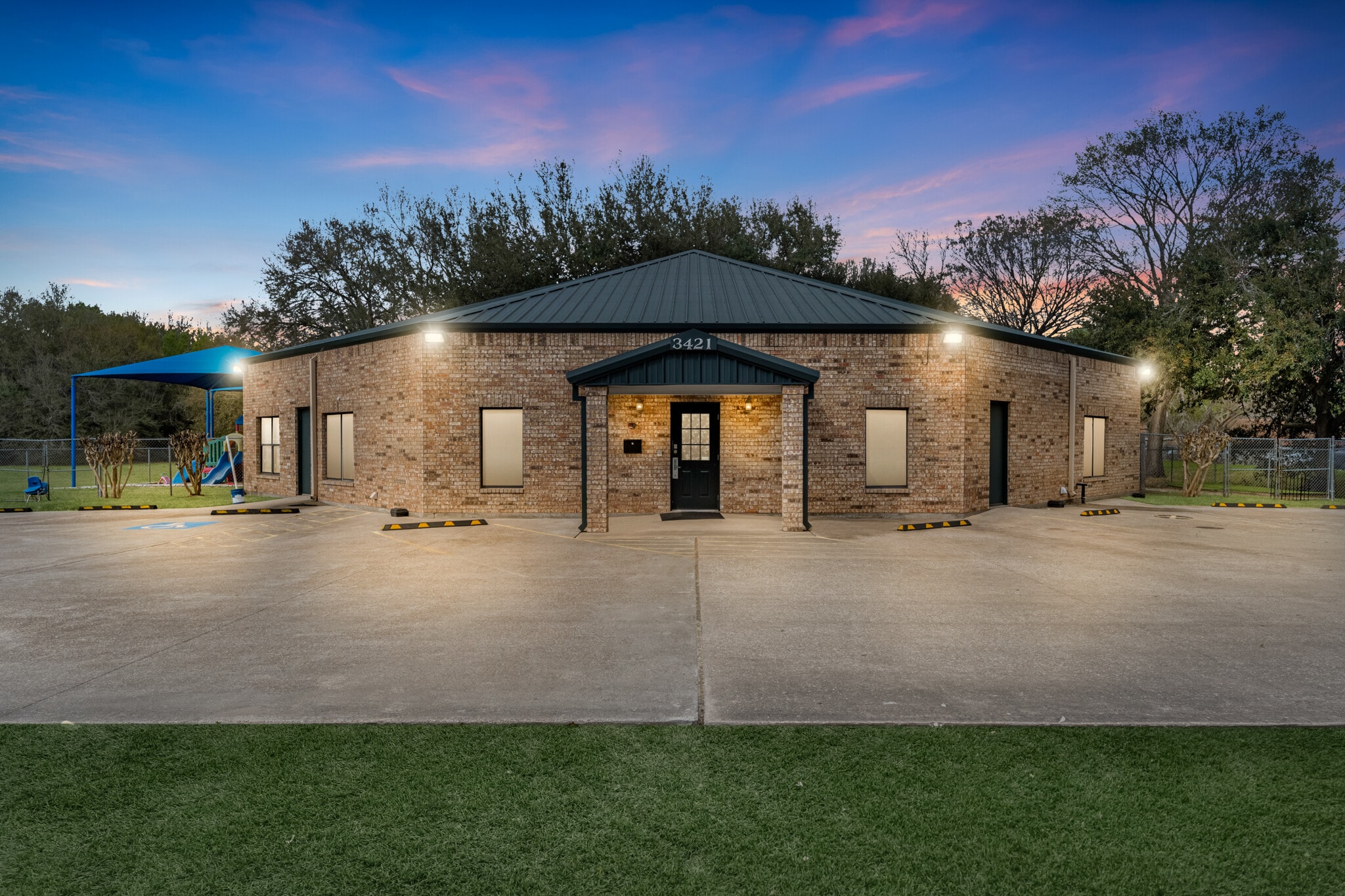 3421 E Walnut St, Pearland, TX for sale Primary Photo- Image 1 of 122