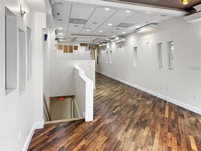 856 Kinderkamack Rd, River Edge, NJ à louer Photo intérieure- Image 1 de 13