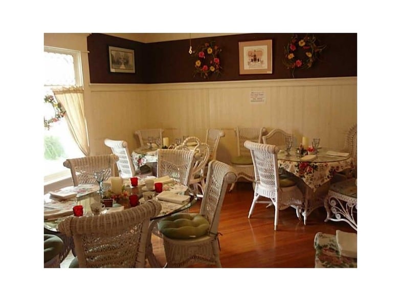 786 8th Ave, Marion, IA for sale - Interior Photo - Image 3 of 10