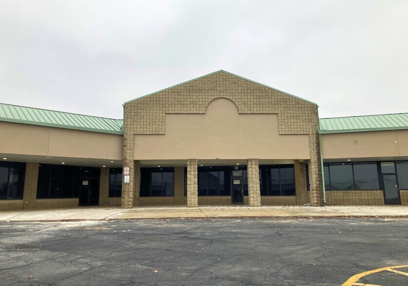 1555-1599 W River Rd N, Elyria, OH for lease - Building Photo - Image 2 of 15