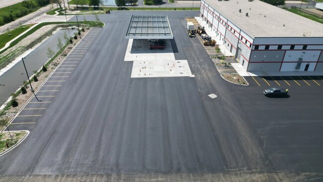 Plus de détails pour 70 Airport Rd, Elgin, IL - Bureau, Commerce de détail à louer